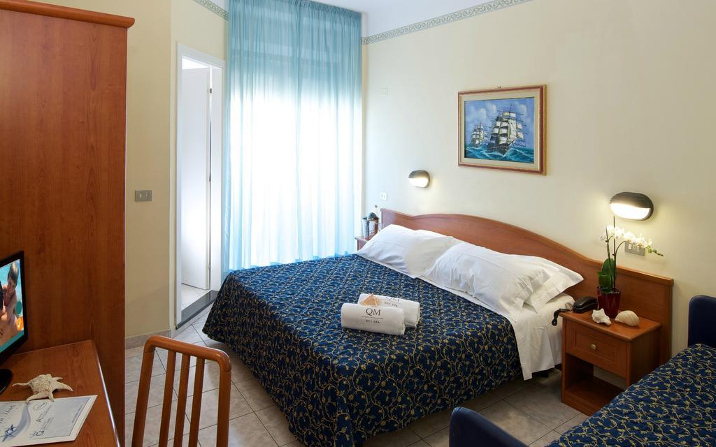 Hotel Queen Mary Каттолика Номер фото